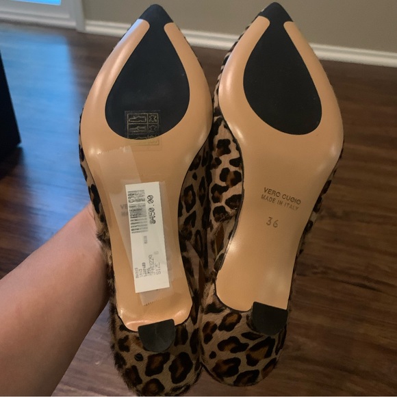 Leopard print slingback heel. - Picture 2 of 6